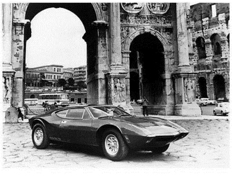 /rome1970-amc-amx-3-concept-rome-coliseum-bizzarini.jpg